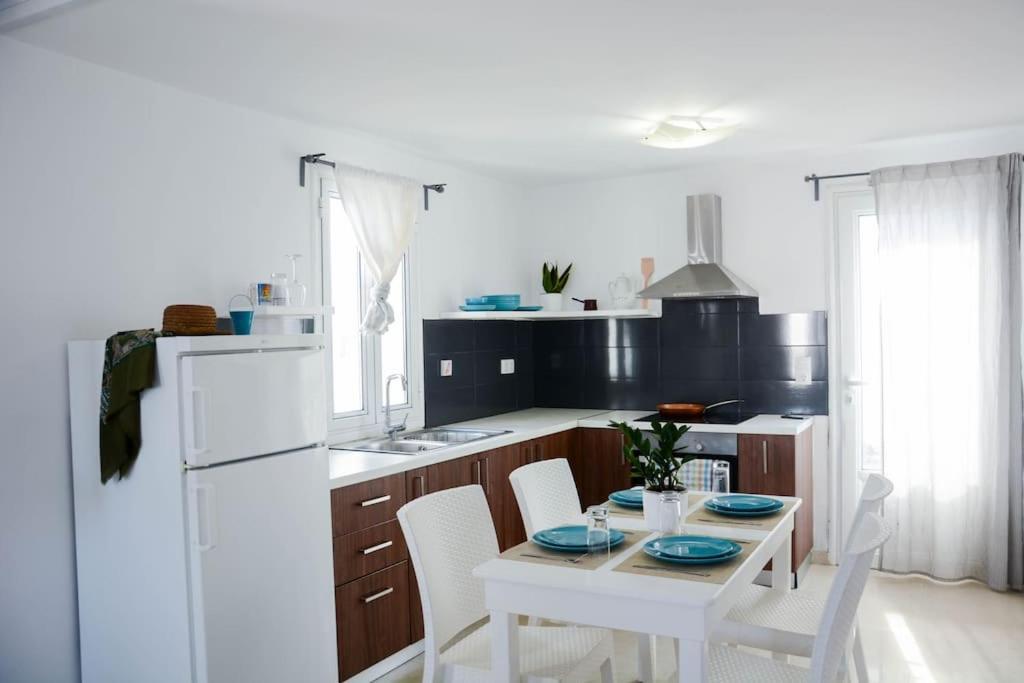 White Wave Villa, 3Min Walk From Beach Kamári Exteriér fotografie